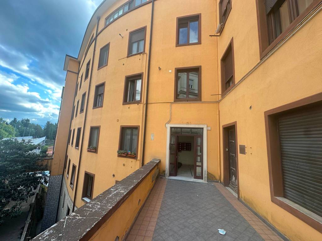 Appartamento a Potenza in Via Emanuele Viggiani, 6 - Foto 3
