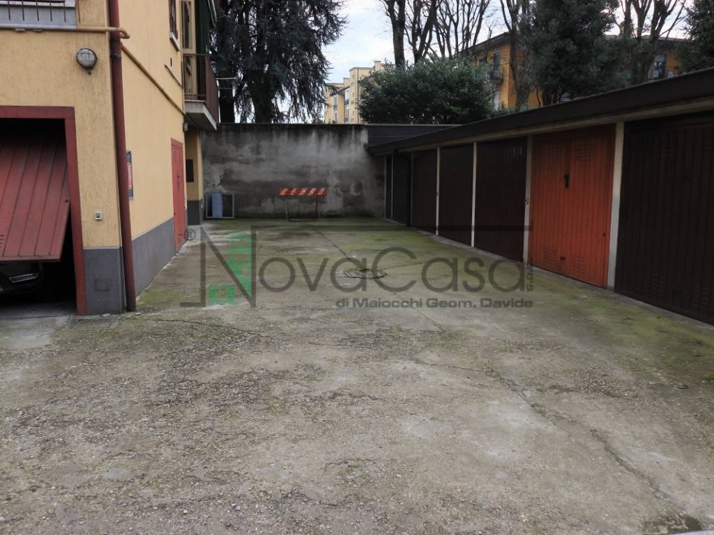 Box / garage a Codogno in Viale Arrigo Cairo, 5 - Foto 3