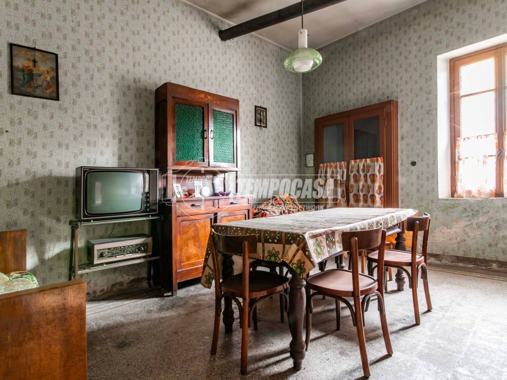 Appartamento a Fenegrò in Via trieste - Foto 2