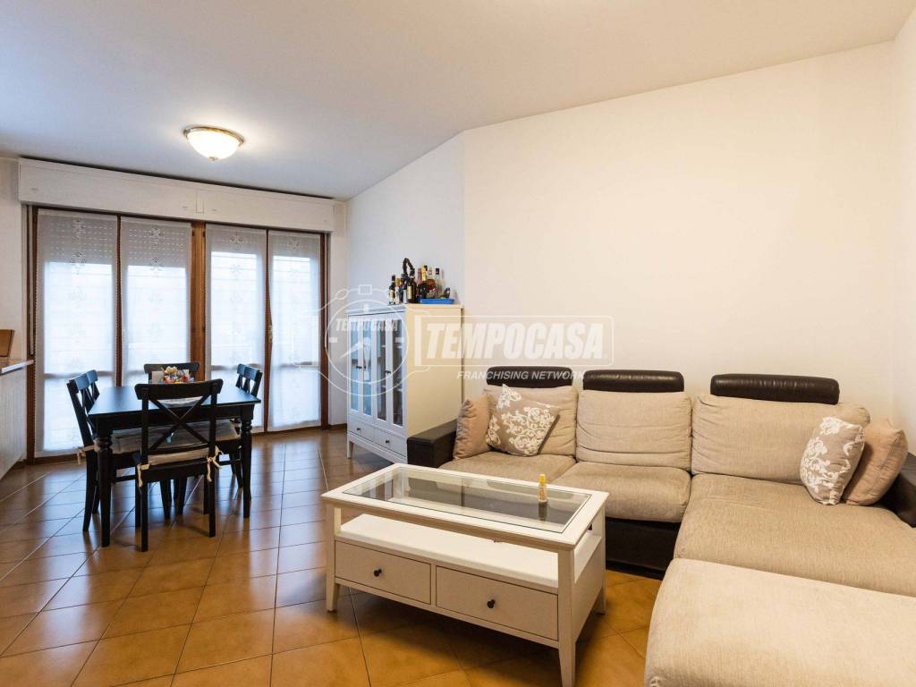 Appartamento a Molteno in Via Papa Giovanni XXIII - Foto 3