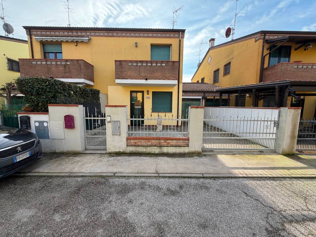 Villetta a schiera a Occhiobello in Via Gurzone - Foto 3