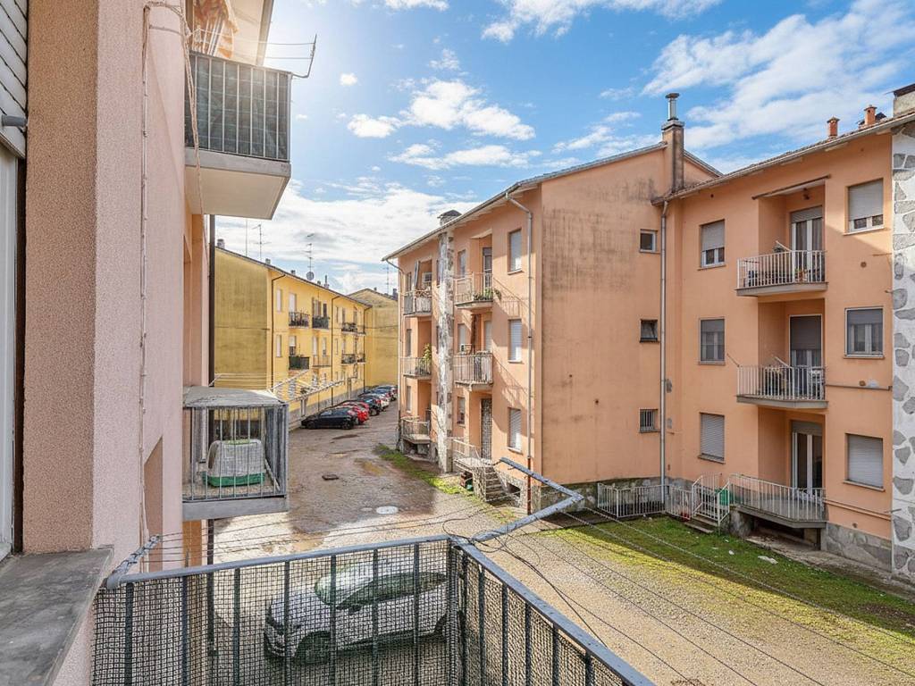 Appartamento a Gallarate in Via Ortella, 52 - Foto 2