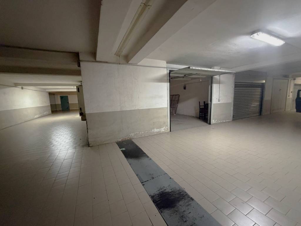 Box / garage a Aversa in Via Paolo Riverso - Foto 3