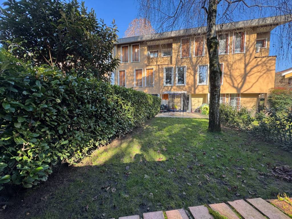 Villetta a schiera a Arese in Via Giacomo Matteotti, 45 - Foto 2