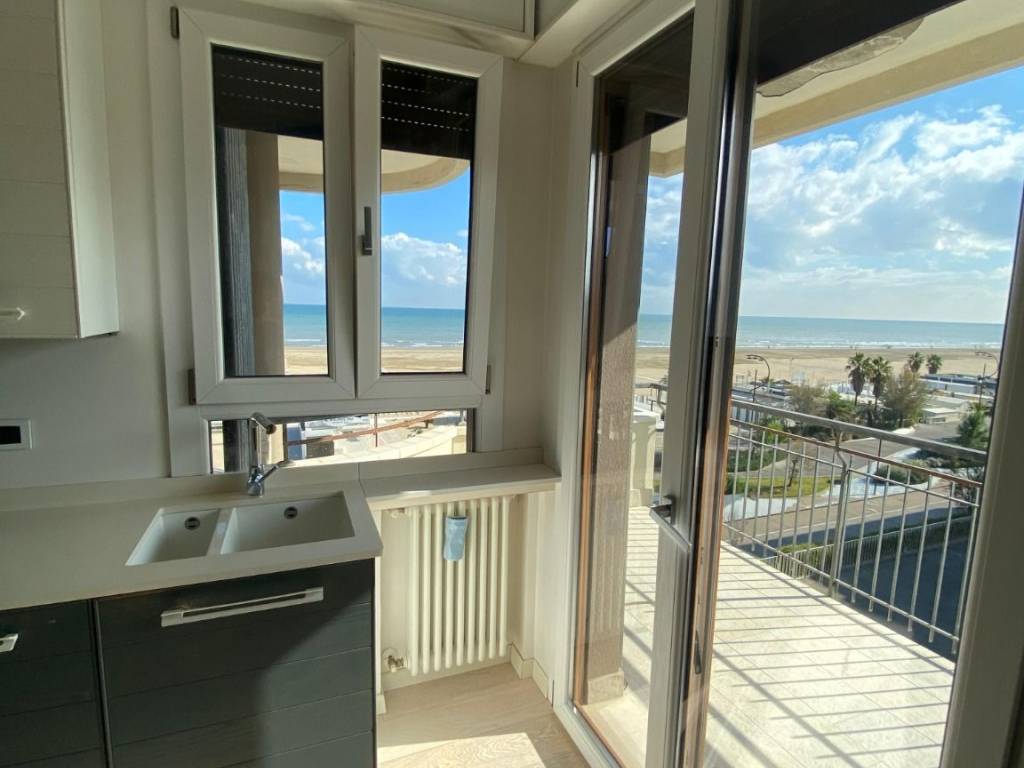 Appartamento a Rimini in Viale Regina Margherita, 88 - Foto 4
