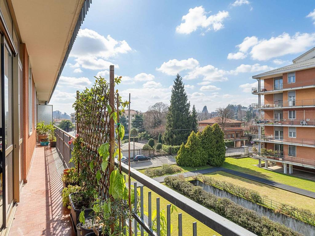 Appartamento a Gallarate in Via Bartolomeo Colleoni, 9 - Foto 3