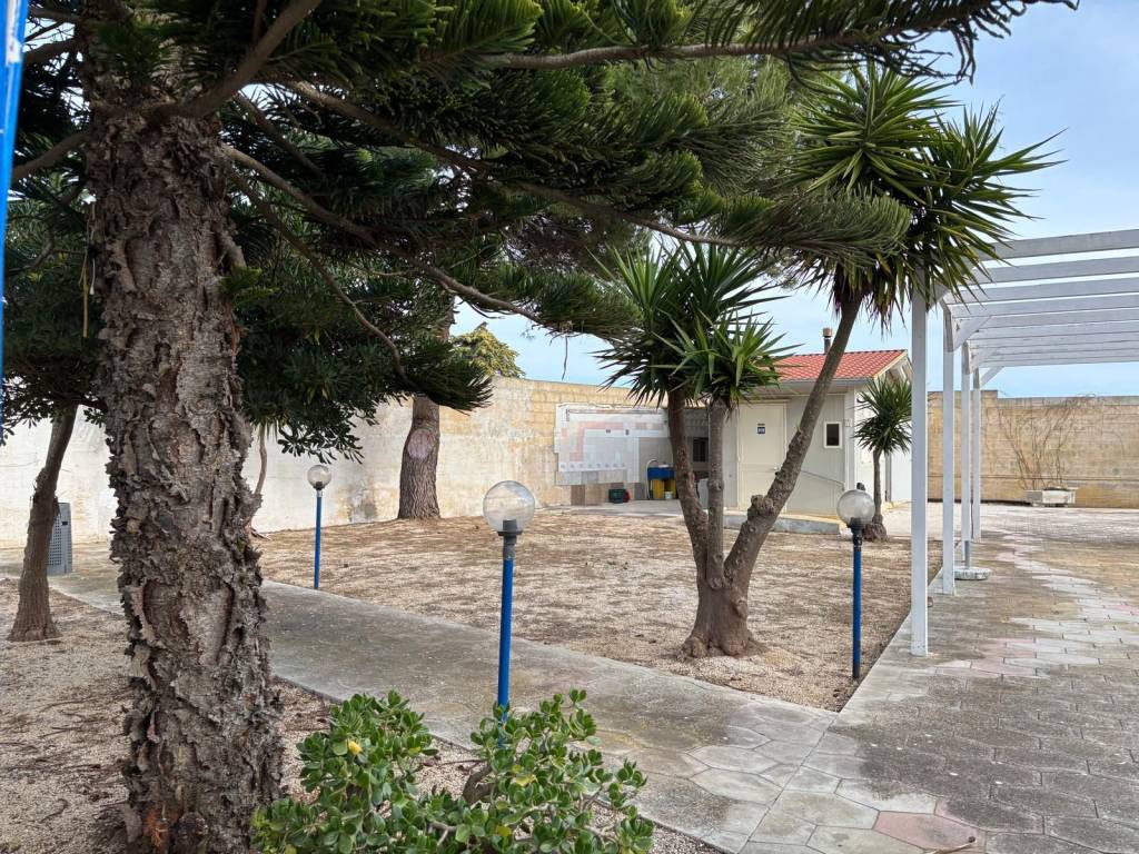 Terreno a Torchiarolo in Via Cristoforo Colombo - Foto 3
