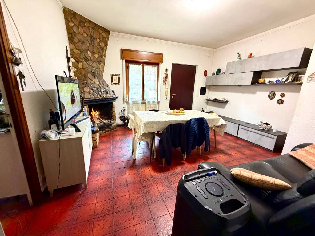 Villa a Ladispoli in Via Giovanni XXIII - Foto 2