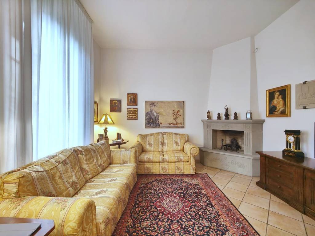 Casa indipendente a Prato in Via Marco Roncioni - Foto 2