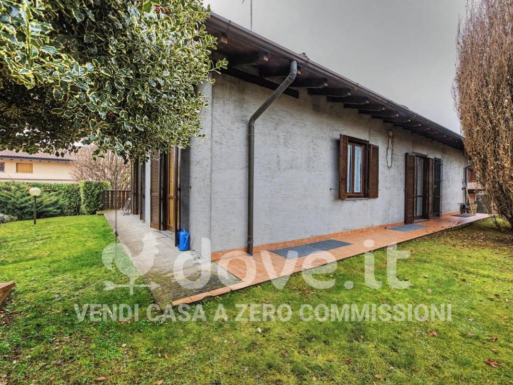 Villa a Arsago seprio in Via V. Veneto, 20 - Foto 4
