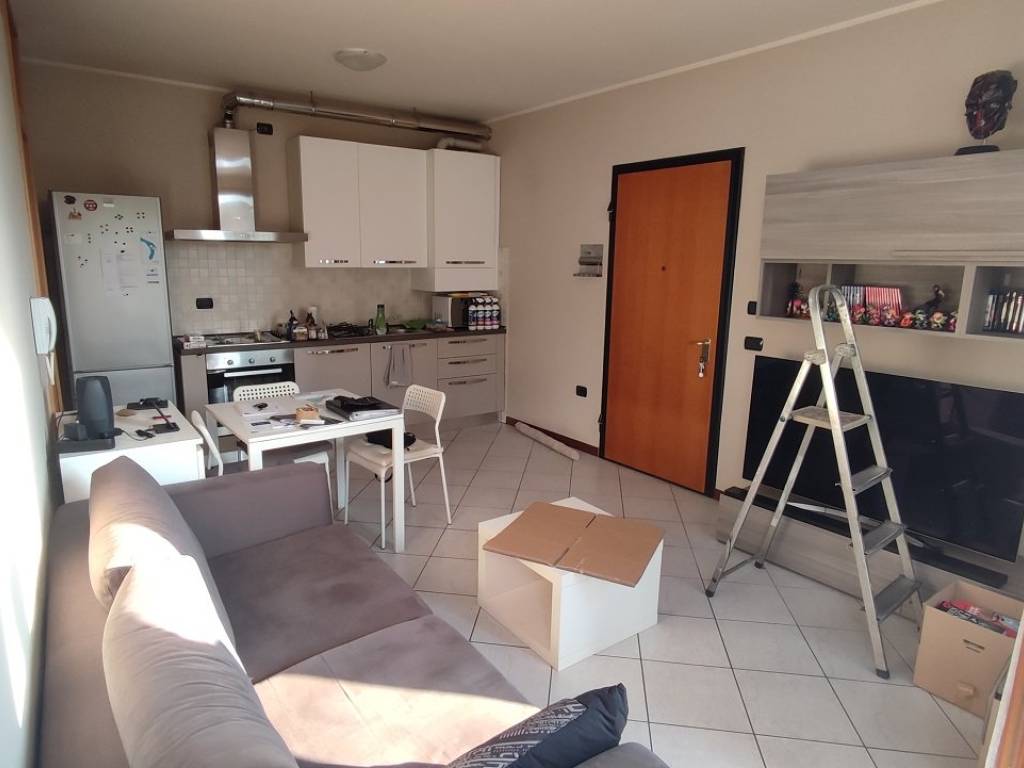 Appartamento a Uboldo in Via Magenta, 21 - Foto 4