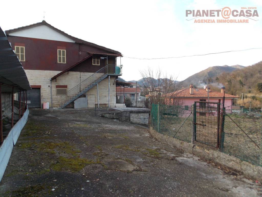 Casa indipendente a Roccafluvione in Via Picena Inferiore - Foto 3