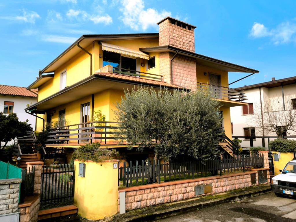 Appartamento a Bastia umbra in Via Todi, 4 - Foto 2