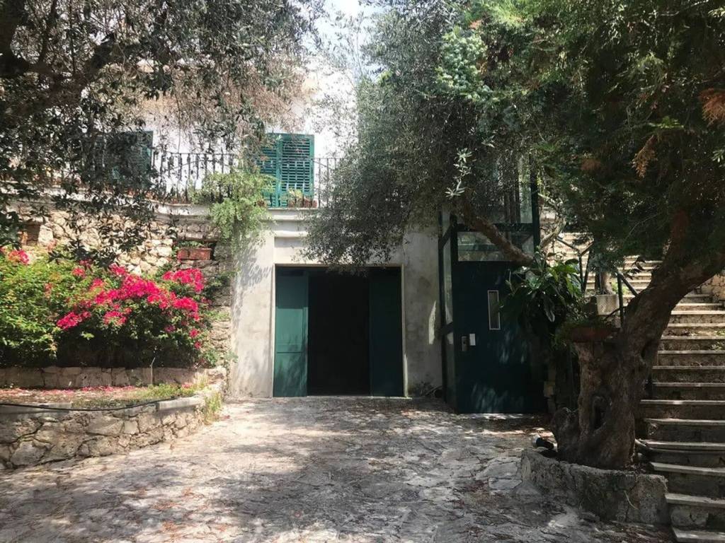 Villa a Santa cesarea terme in Via Roma, 3 - Foto 2