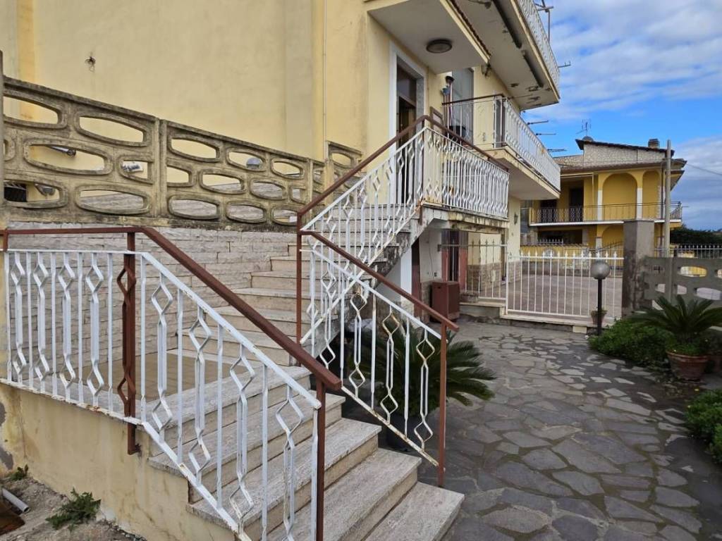 Appartamento a Ardea in Via delle Nottue - Foto 2