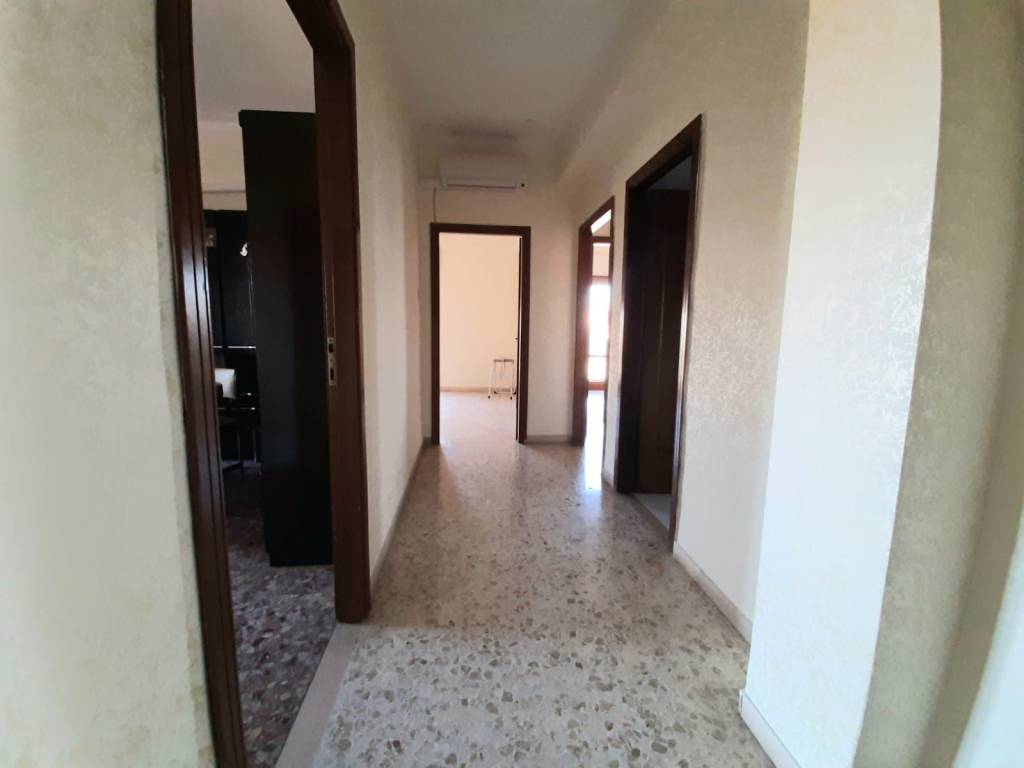 Appartamento a Catanzaro in Viale Vincenzo De Filippis - Foto 2