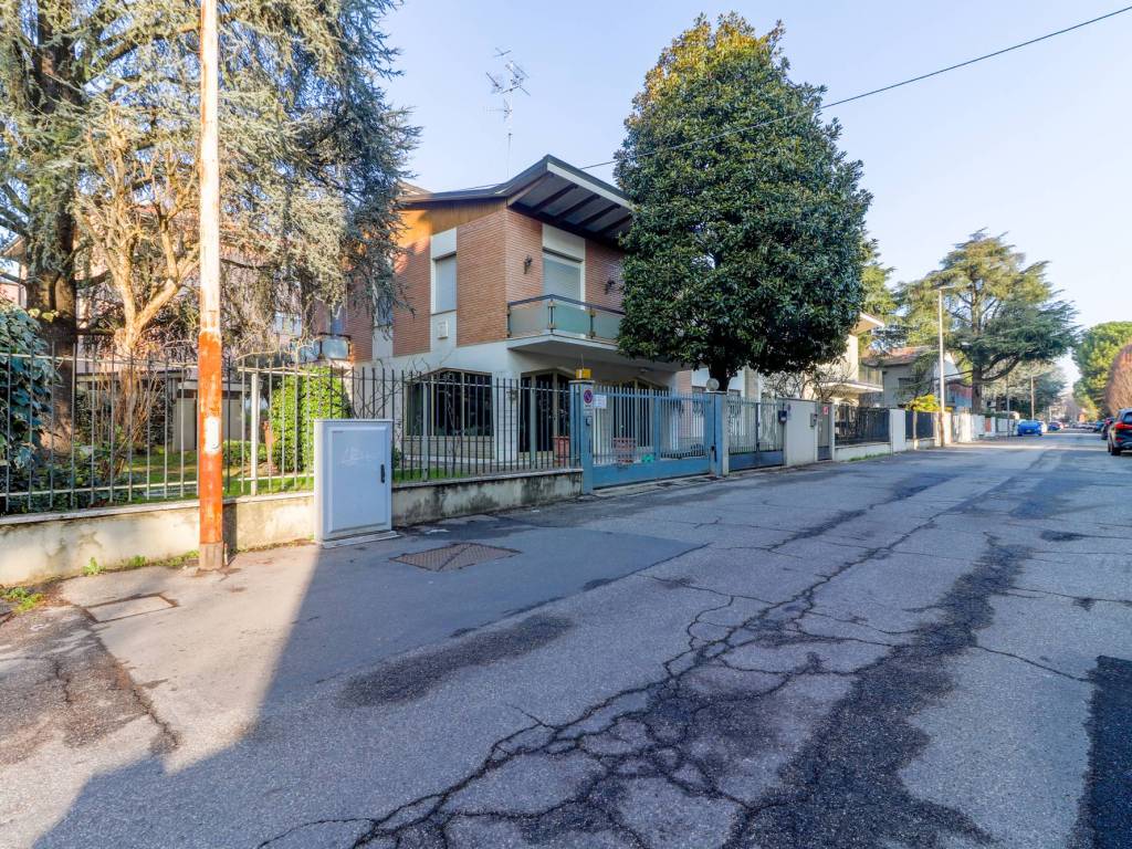 Villa a Castel maggiore in Via Dante Alighieri - Foto 4