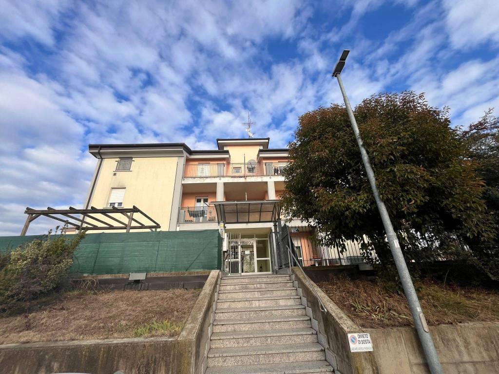 Appartamento a Govone in Via Castello, 10 - Foto 2