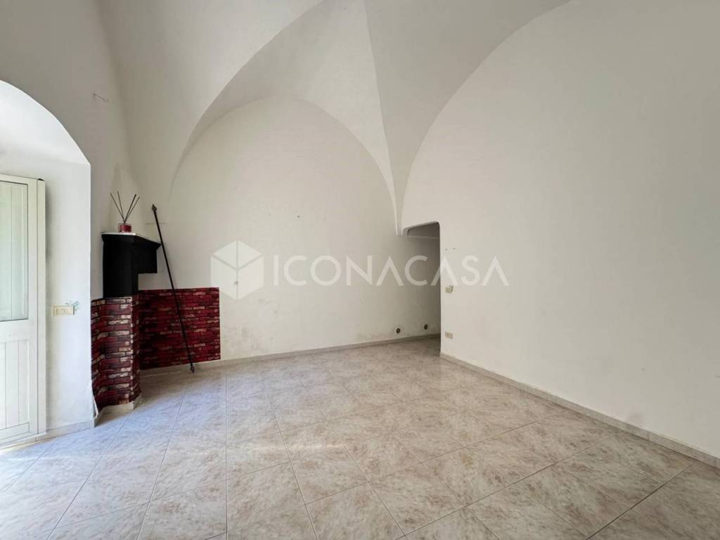 Casa indipendente a Noicattaro in Via Edmondo De Amicis - Foto 2