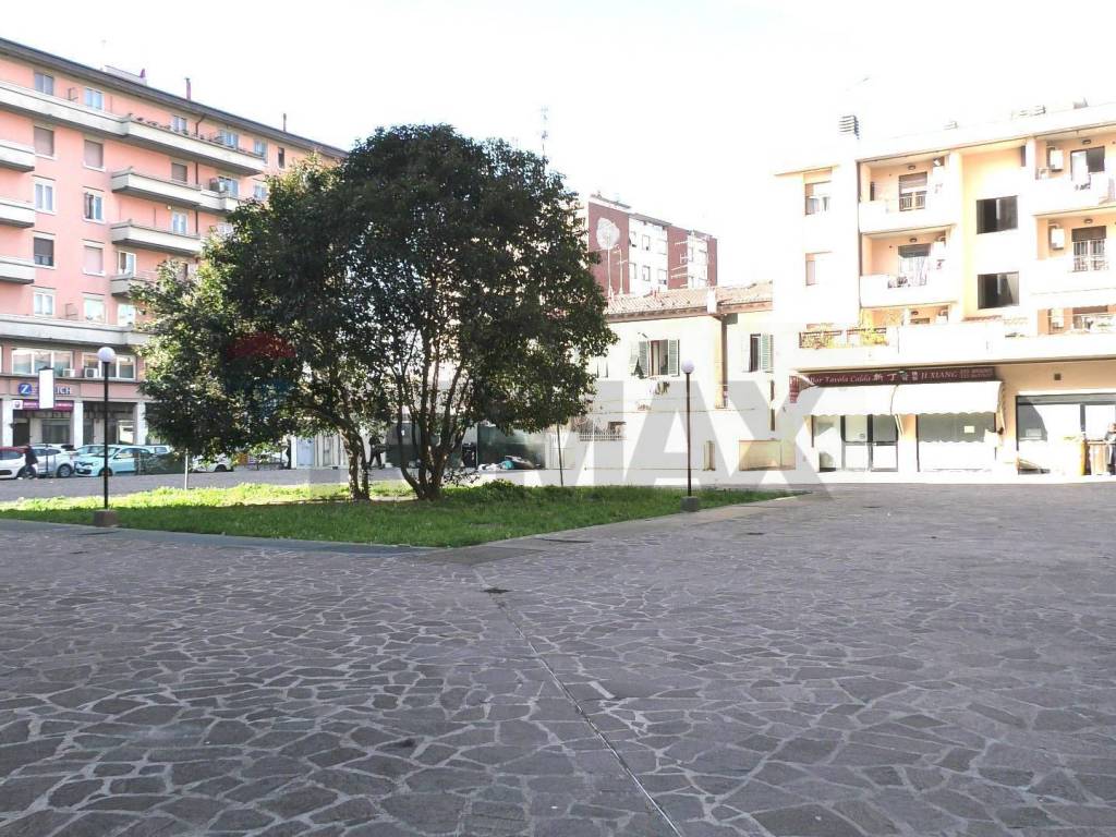 Box / garage a Prato in Via Strozzi, 134 - Foto 2