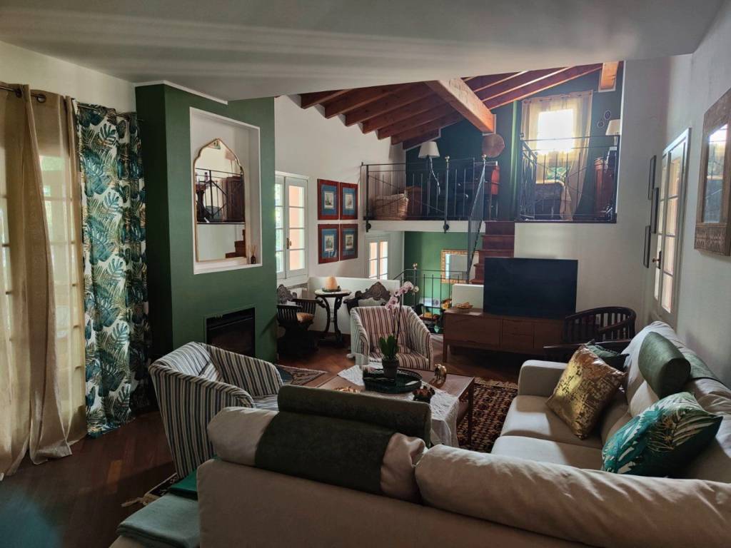 Villa a Castelveccana in Via Cesare Battisti, 23 - Foto 2