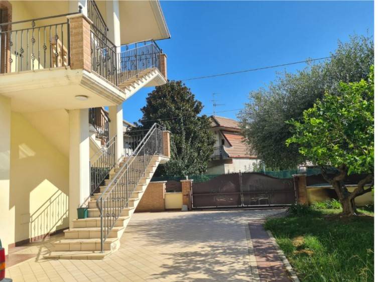 Appartamento a Martinsicuro in Via Alessandro Volta - Foto 3