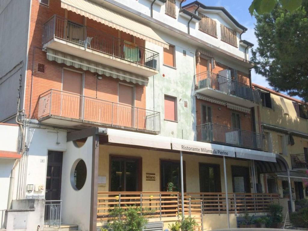 Appartamento a Comacchio in Viale Ugo Bassi, 5 - Foto 2