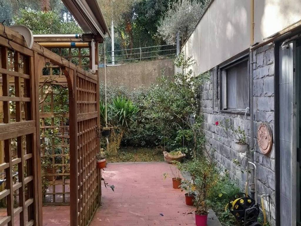 Appartamento a Chiavari in Urb. Appartamento Con Giardino Ponente - Foto 2
