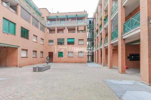 Appartamento a Bollate in Via Repubblica 32/D - Foto 3