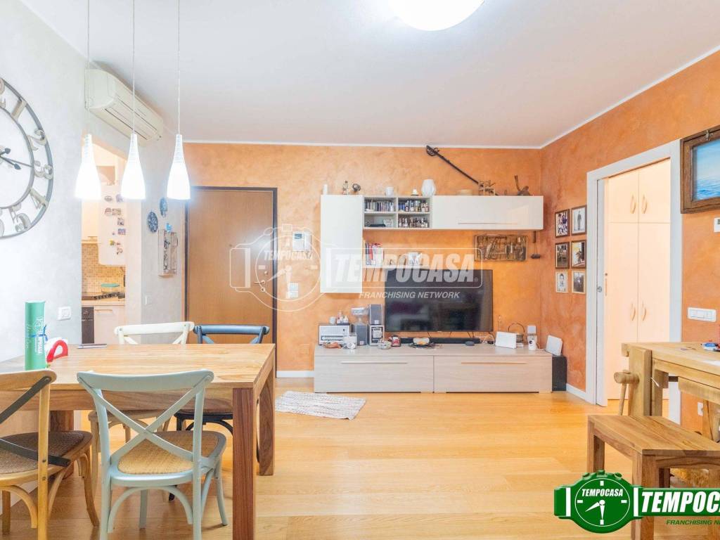 Appartamento a Bollate in Via Repubblica 32/D - Foto 4