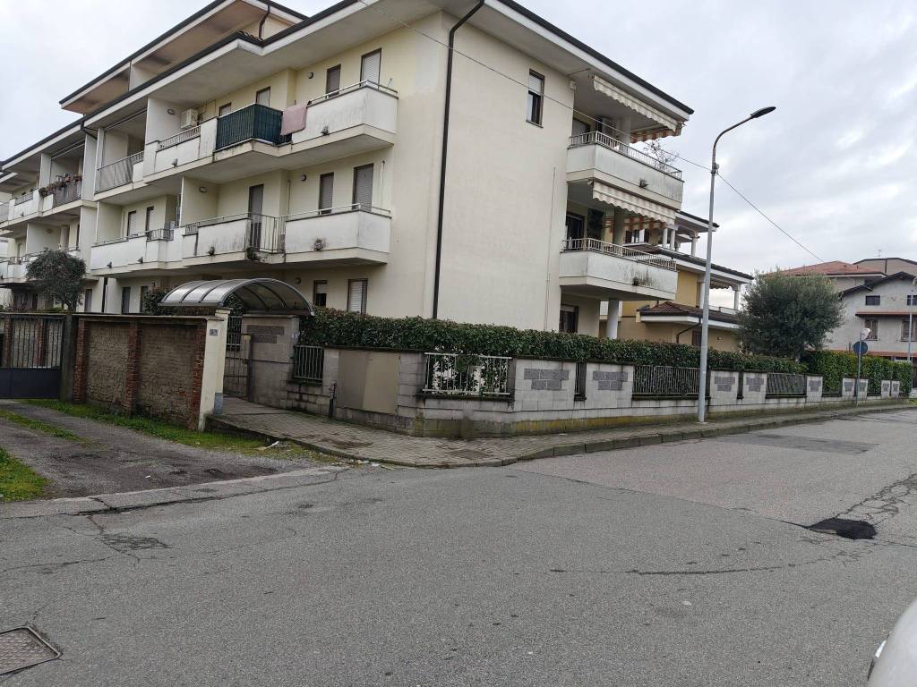 Appartamento a Trecate in Via Traversagna - Foto 2