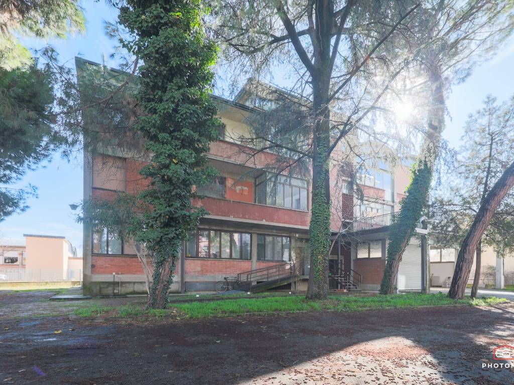 Palazzo / stabile a Bologna in Via Caduti di Amola - Foto 2