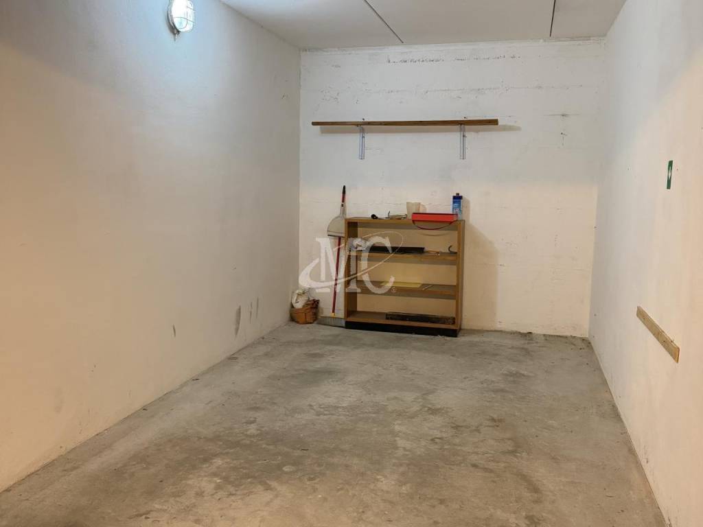 Box / garage a Rovereto in Via Angelo Giovanni Tiella, 1 - Foto 2