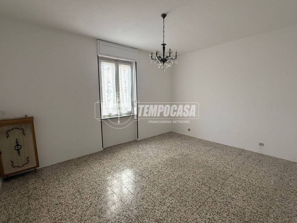 Appartamento a Asti in Piazzale Bixio Nino 16 - Foto 5