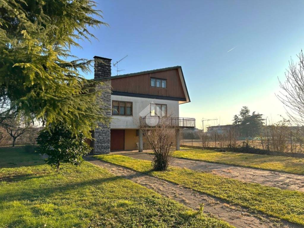 Villa a Montecchio maggiore in Via Pieve, 13 - Foto 2