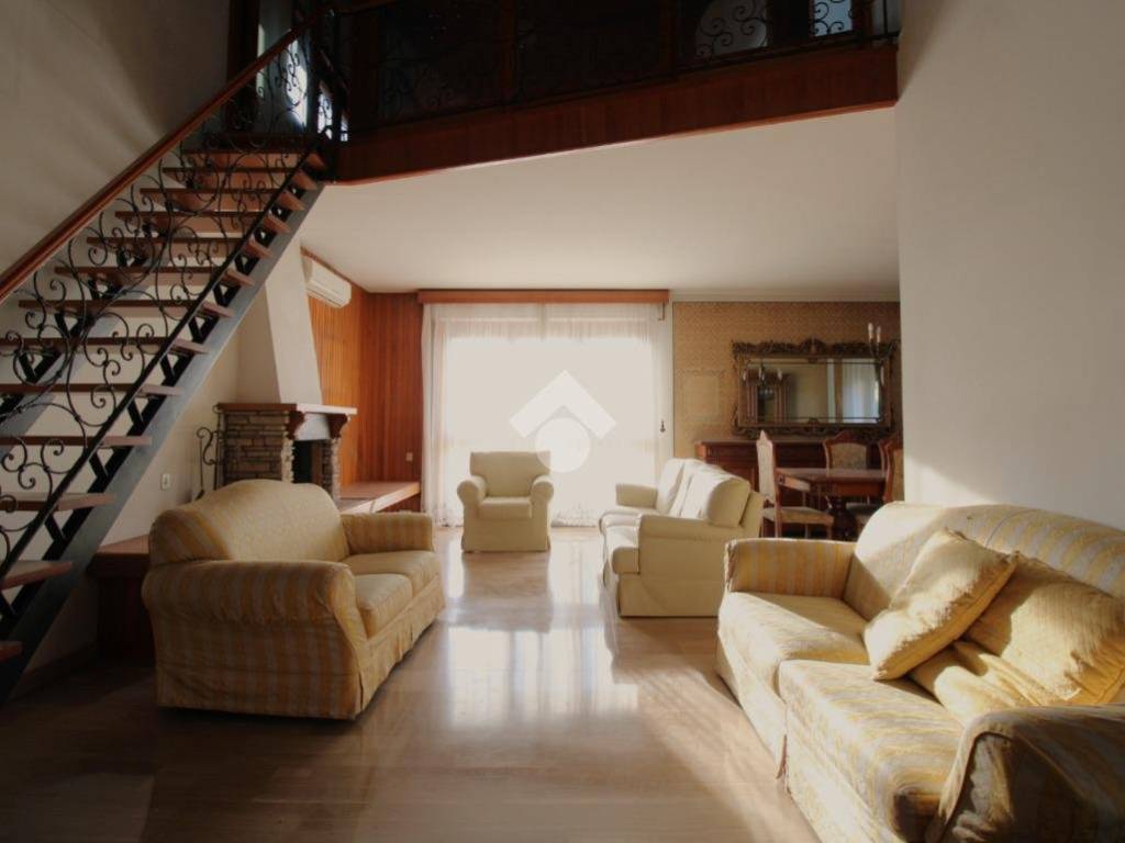 Villa a Montecchio maggiore in Via Pieve, 13 - Foto 4