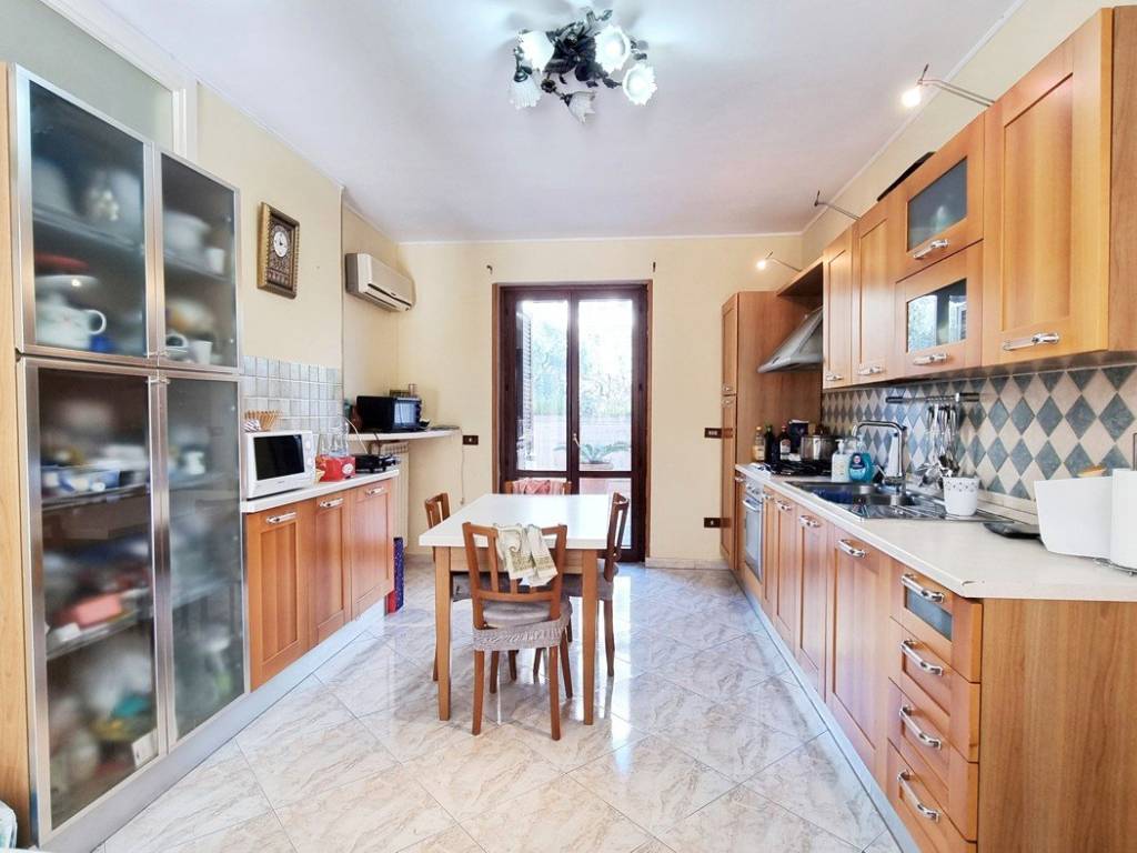 Appartamento a Caserta in Via Camillo Golgi, 26 - Foto 5