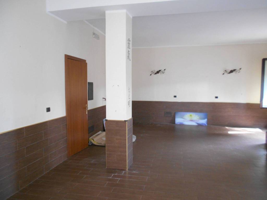 Appartamento a Carugo in Via Camillo Benso di Cavour, 1 - Foto 4