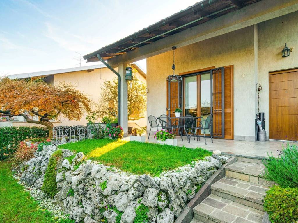 Villa a Saronno in Via Trieste , 26 - Foto 3