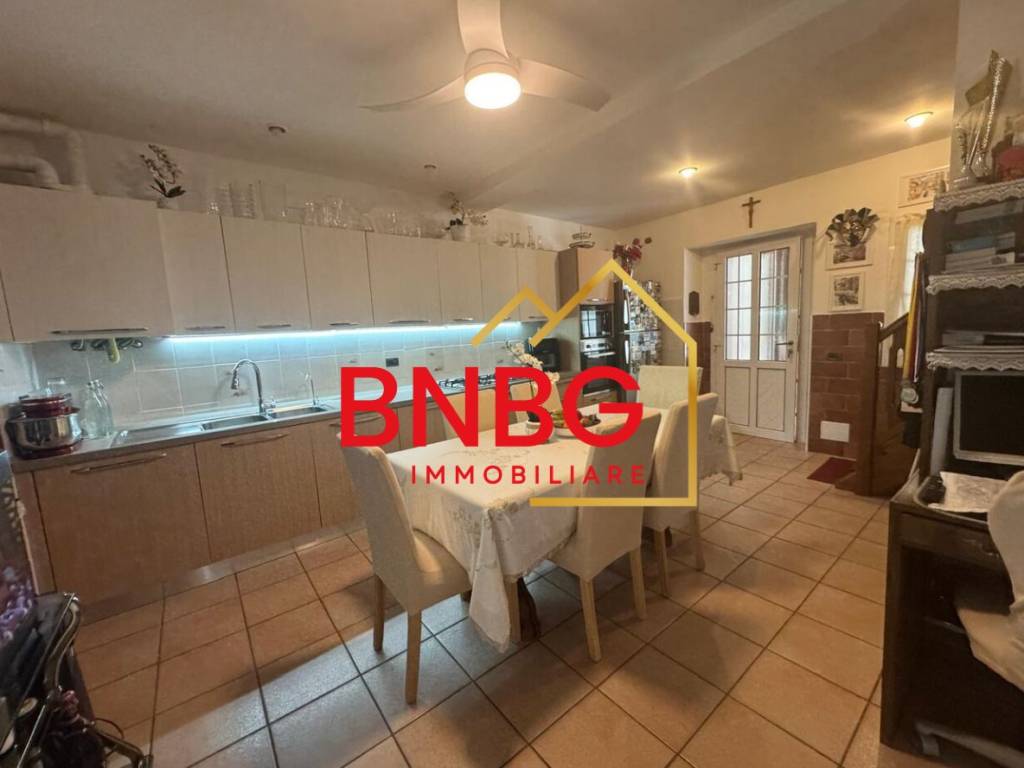 Villa a Azzano san paolo in Via Roma, 42 - Foto 2