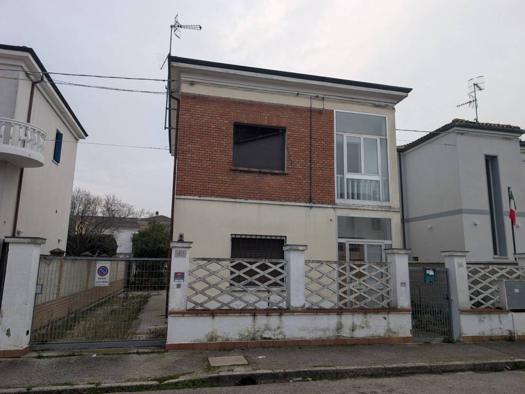 Villa a Ferrara in Via Luigi Caroli, 40 - Foto 2