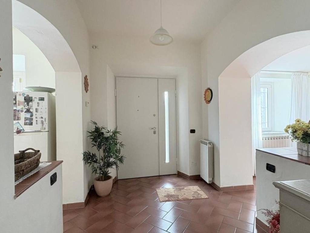 Casa indipendente a Lucca in Via per Carignano, , 55100 - Foto 3
