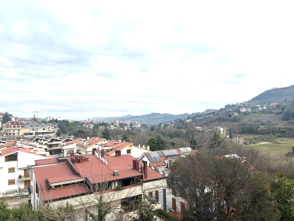 Appartamento a Teramo in Via Cona - Foto 4