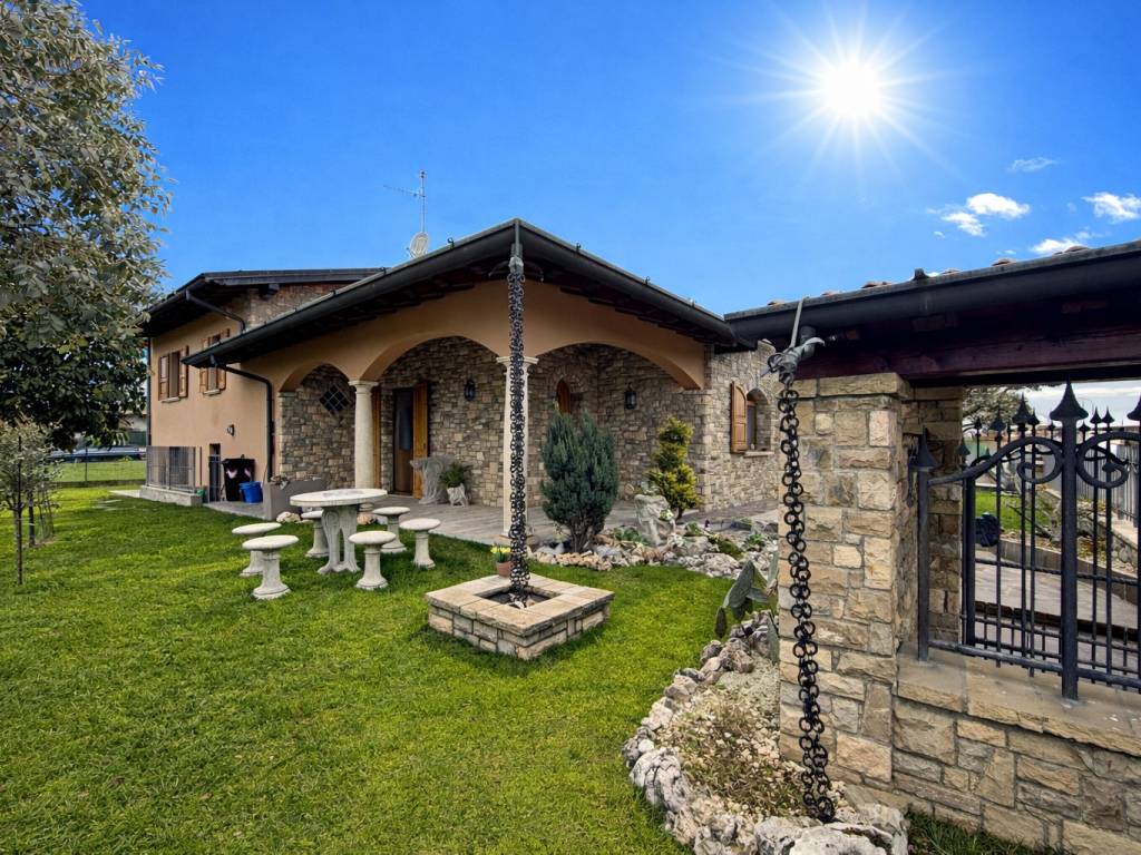 Villa a Comezzano-cizzago in Via Paolo VI - Foto 3
