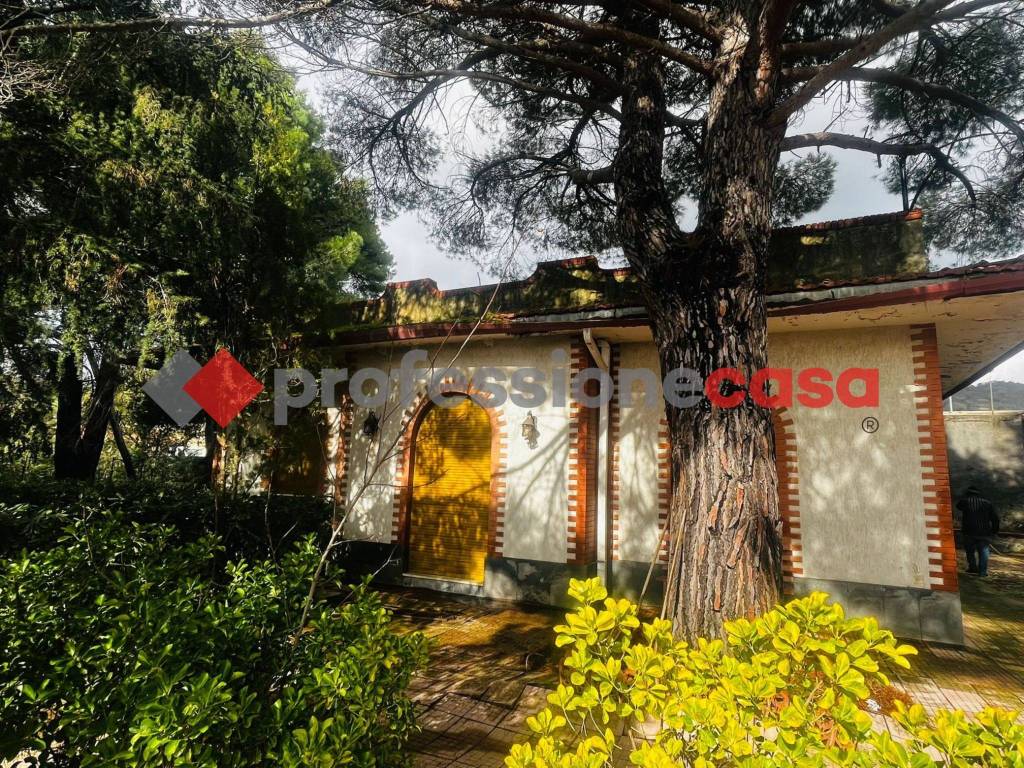 Villa a Nicolosi in Via Ragusa - Foto 2