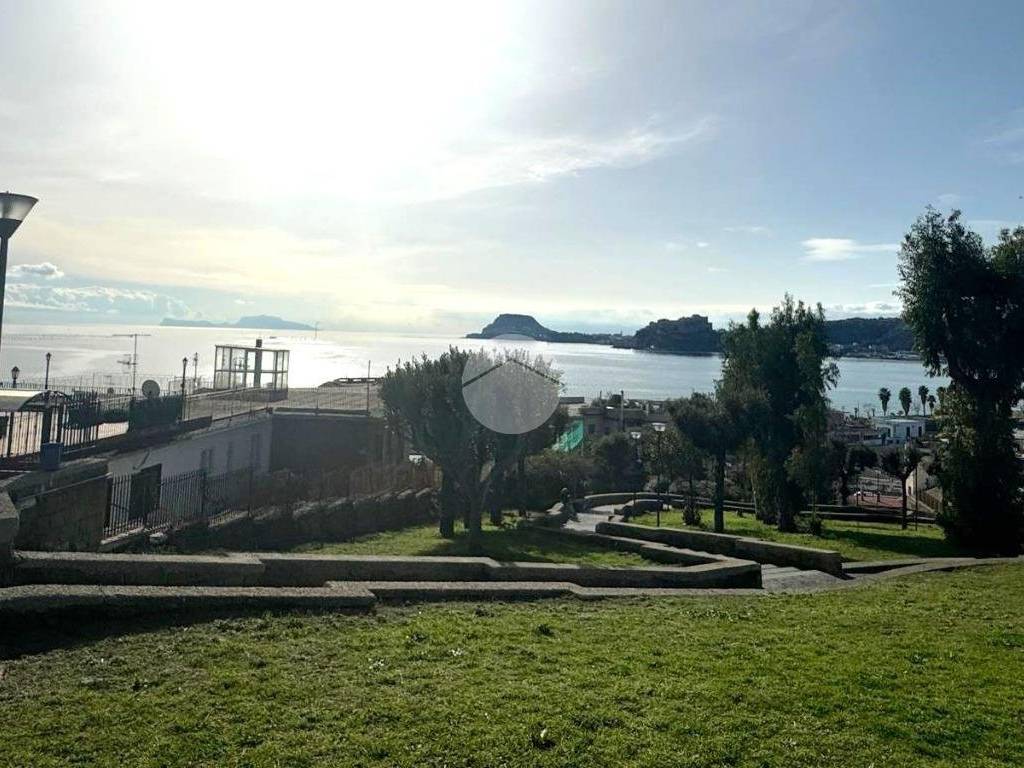Villa a Pozzuoli in TRAVERSA OLEANDRI, 14 - Foto 2