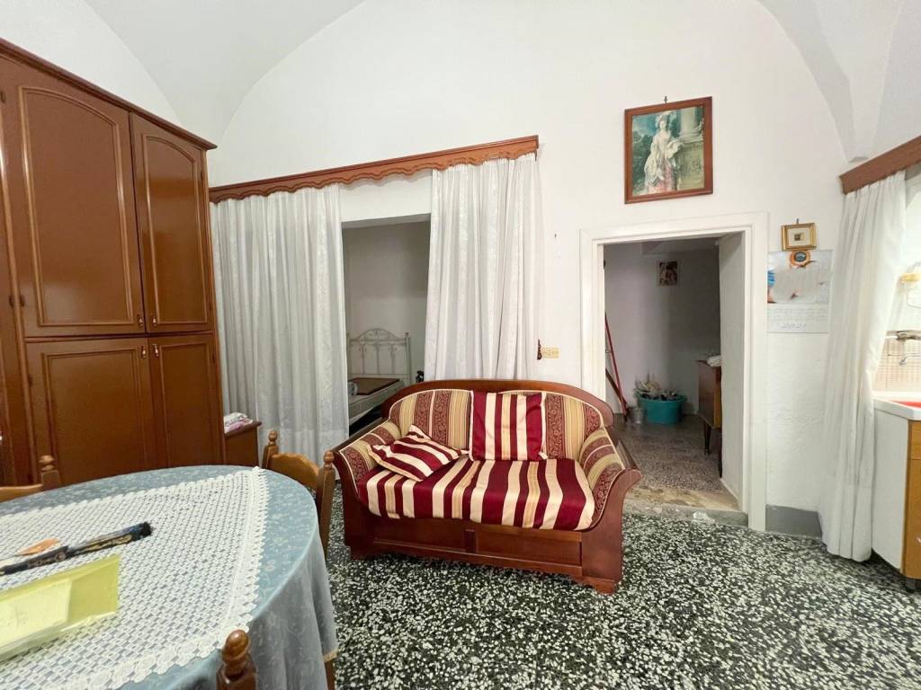 Casa indipendente a Ceglie messapica in Vico 2 Santoro Urgesi - Foto 2