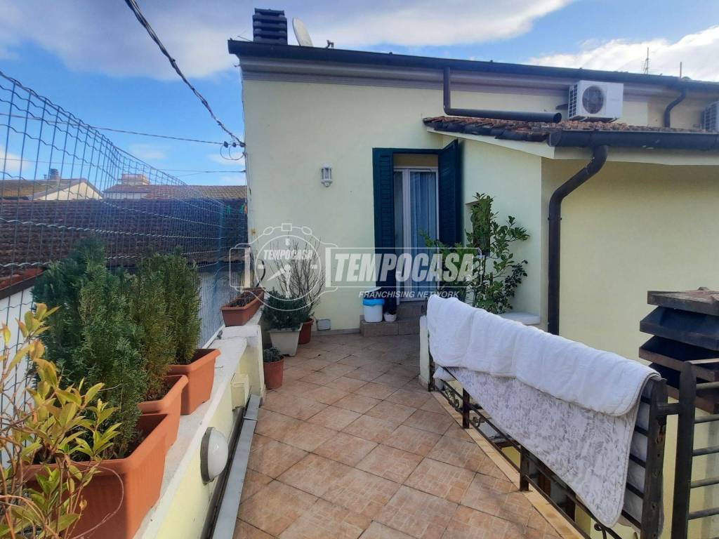 Villetta a schiera a Viareggio in Via Alessandro Volta, Torre del Lago Puccini - Foto 2