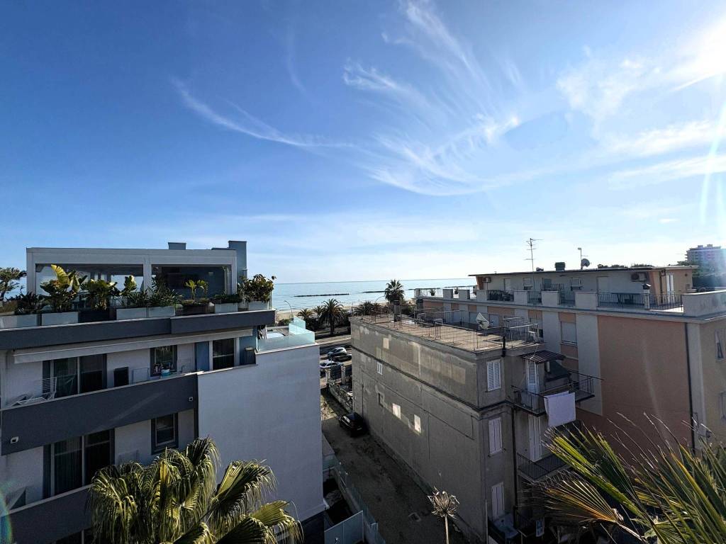 Attico / mansarda a San benedetto del tronto in Via Lucrezio Caro, 4 - Foto 5