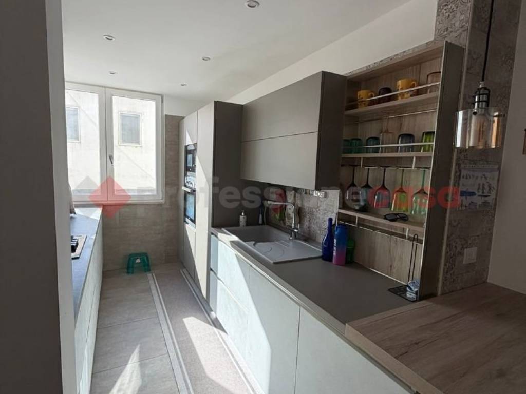 Appartamento a Bari in Via Vito Nicola di Tullio, 20 - Foto 2